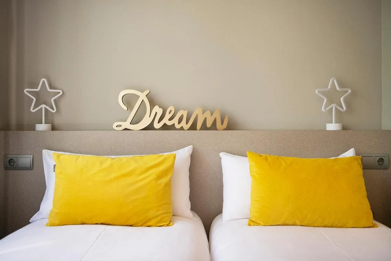 Up Rooms Banyoles Apartment